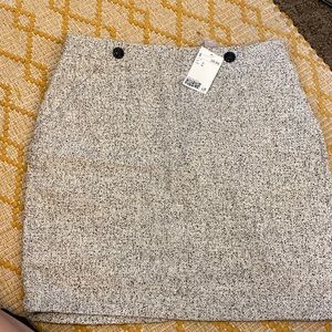 H&M skirt, never worn, tag attached, size 10 great condition